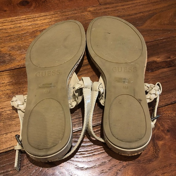 Guess flat T-strap sandals defined by metal logo shiny cream colour sz 6. - Picture 8 of 8